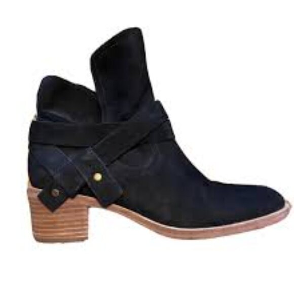 UGG Elora Black Ankle Boots Women  Size 9 - Picture 1 of 9